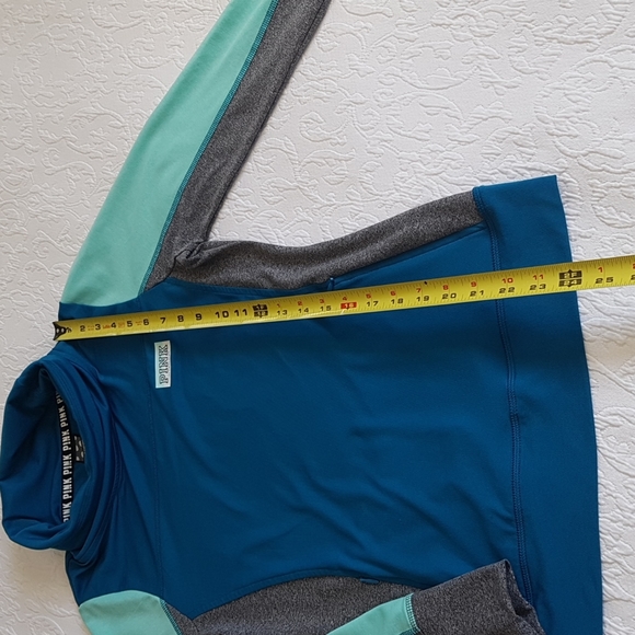 🤩4/$25 PINK Victoria's Secret Brand Pullover - Picture 3 of 6